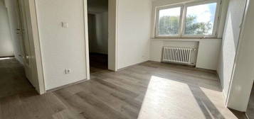 **lichtdurchflutete 2,5-Zimmer-Wohnung mit Balkon!**