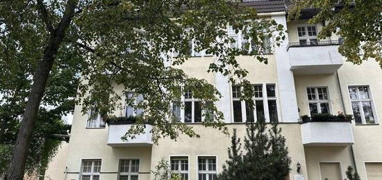 Großzügig geschnittene Balkon-Wohnung im grünen Berliner Süden, in Lankwitz ***EBK***Wannenbad***Parkett/Dielen***