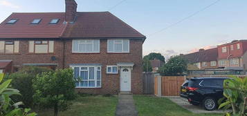 3 bedroom semi-detached house to rent