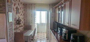 cv 96 Al.Dobrogei , apartament 2 camere decomandat +garaj