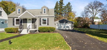 621 Berwick Rd S, Salina, NY 13208