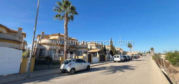 Casa o chalet independiente en venta en calle Algarrobo