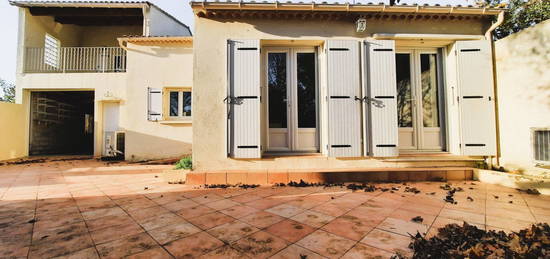 Maison de plain-pied  à vendre, 5 pièces, 3 chambres, 112 m²