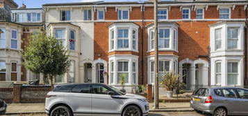 5 bedroom terraced house for sale