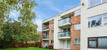 Flat for sale in Hamilton Court, Taunton, Somerset TA1