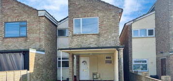 3 bedroom semi-detached house