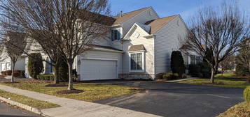 7 Mulberry Ct, Paramus, NJ 07652