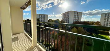 CAEN zénith -Palais des sports APPARTEMENT T3 Balcon