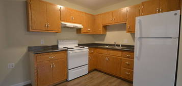 Deepwater Apartments, 615 S 8th St APT 13, Deepwater, MO 64740