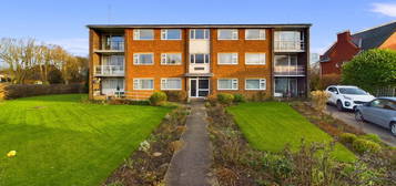 Flat for sale in Weydale Avenue, Scarborough YO12