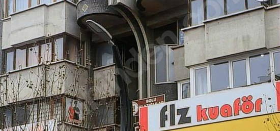 İZZET BAYSAL CADDESİNDE GÜNEY CEPHELİ ARA(4.KAT) 3+1