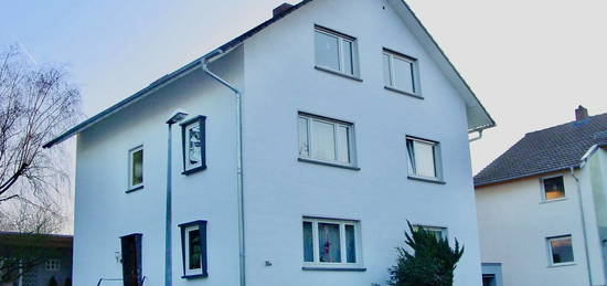 Helle DG Wohnung im 3-Familien Haus