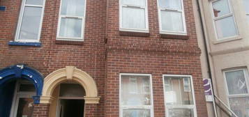 6 bedroom terraced house