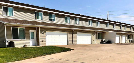 1361-1383 34th Ave SE, Minot, ND 58701