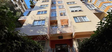 TURYAP GÖZTEPE DEN BOSTANCI DA GENİŞ 2+1 SATILIK DAİRE