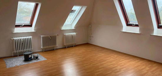 Helle 4 Zimmer Wohnung