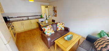 2 bedroom ground floor flat