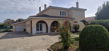 Maison de caractère, 5 chambres, piscine et tennis