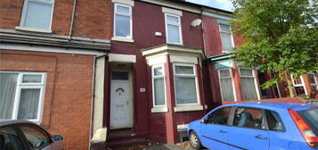 5 bedroom terraced house