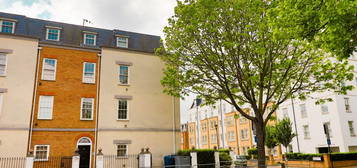 Flat to rent in Alderney Court, Trafalgar Road SE10