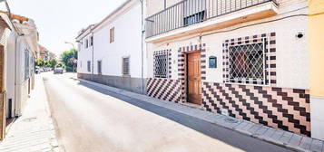 Chalet en calle Brasil en Santa Fe