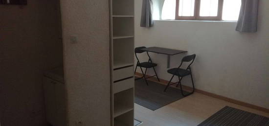 Studio meublé de 25 m2 a louer a Brignoles