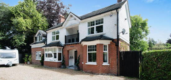 5 bedroom detached house for sale