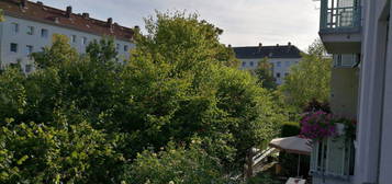 Schöne helle 2-Zimmer-Wohnung mit Balkon und TG in Trachau