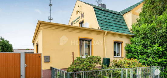 DHH auf gr. Grundstück mit Terrasse und Garage | ZFH möglich | 2 Tageslichtbäder | Guter Zustand