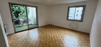 Appartement  à louer, 3 pièces, 2 chambres, 71 m²