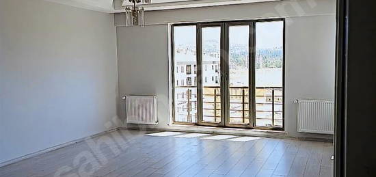 BOSTANBAŞI ŞELALE PARK EVLERİNDE SATILIK 4,5+1 ARAKAT DAİRE