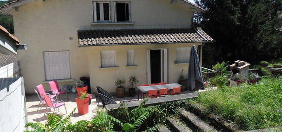 Périgueux maison 140m² avec garages et parking