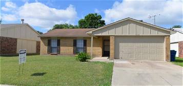5440 Baker Dr, The Colony, TX 75056
