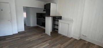 Appartement  à louer, 2 pièces, 1 chambre, 41 m²