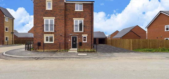 3 bedroom semi-detached house to rent