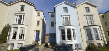 2 bed flat to rent