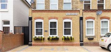 Flat to rent in The Broadway, Broadstairs CT10