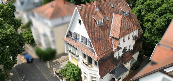 Heidelberg-Neuenheim: Stilvolle und repräsentative Villa mit Einliegerwohnung und schönem Garten in bester Wohnlage!