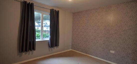 Flat to rent in Farthing Close, Watford WD18