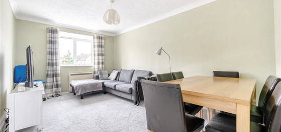 Flat to rent in Seaford Road, Enfield EN1