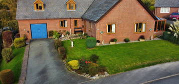 4 bed detached house for sale