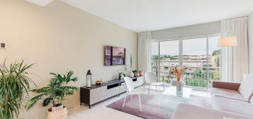 A louer: Superbe appartement lumineux avec terrasses et garages, quartier Montrose, Cannes