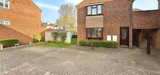 Flat for sale in Harrison Close, Earl Shilton LE9