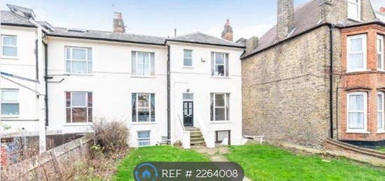 2 bed flat to rent