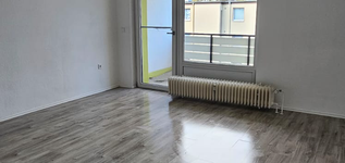 Sehr schöne renovierte 2 Zimmer Wohnung mit Balkon in Duisburg zu vermieten!!!