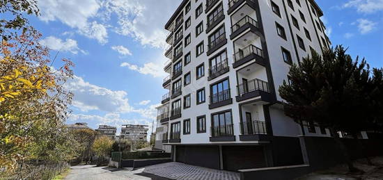 ÇEKMEKÖYDE SATILIK 2+1 ASANSÖRLÜ KULLANIŞLI DAİRE