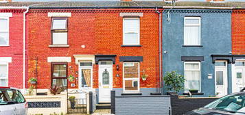 3 bedroom terraced house for sale