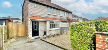 2 bed semi-detached house for sale