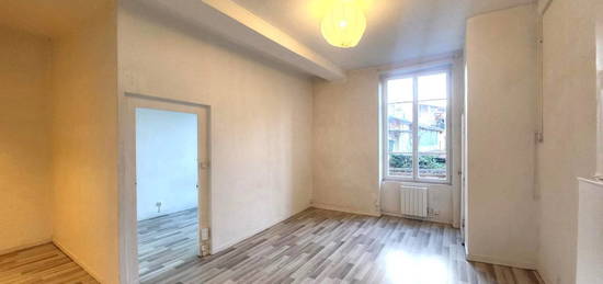 Appartement  à louer, 2 pièces, 1 chambre, 49 m²