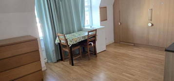 2 bed flat to rent